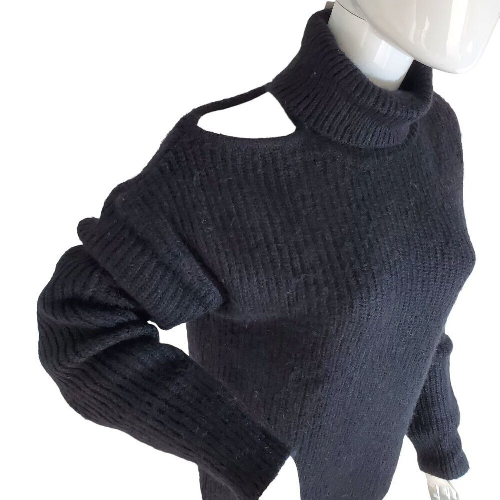 Bobeau Black Rib Knit Turtleneck Sweater Women Sz M Cold Shoulder Long Slv NWT